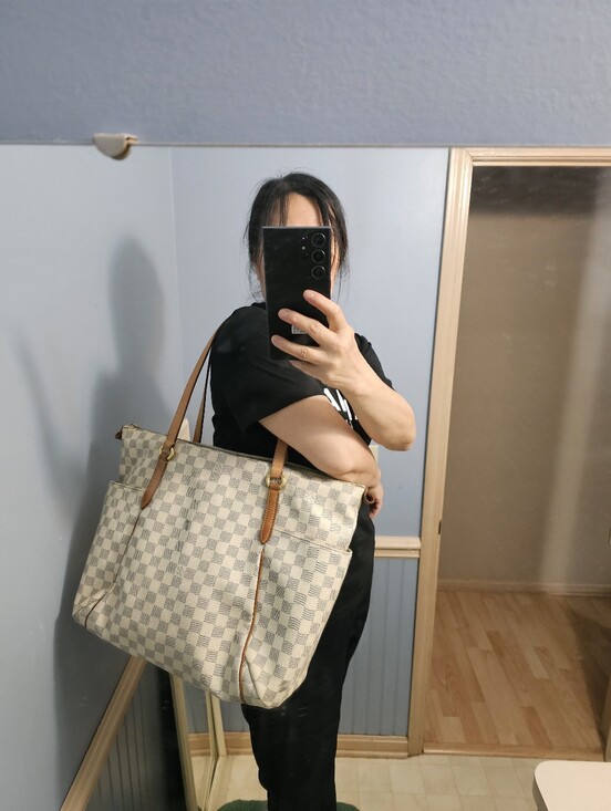 Louis Vuitton Handbags - Auth Louis Vuitton Totally GM azur shoulder totes bag